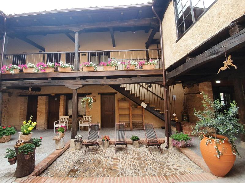 Albergue El Encanto Hostel