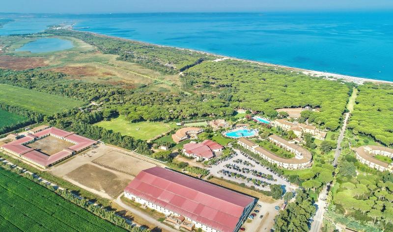 Hotel With Swimming Pool In Arborea image