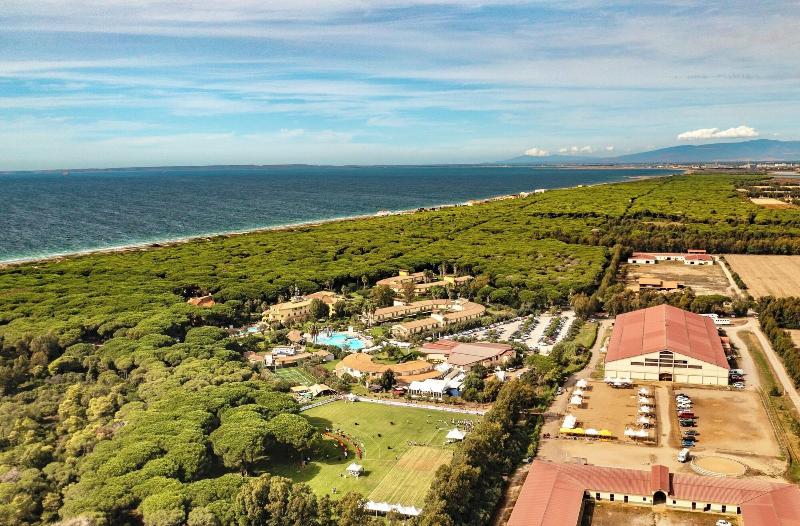 Hotel With Swimming Pool In Arborea image