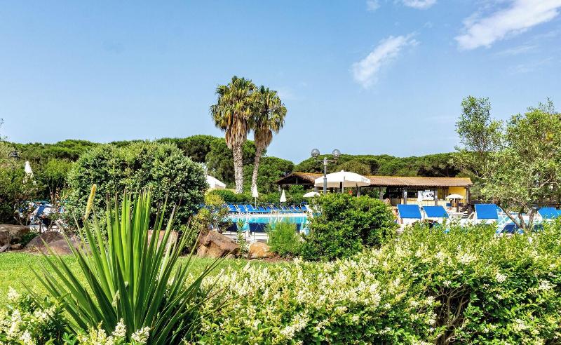 Hotel With Swimming Pool In Arborea image