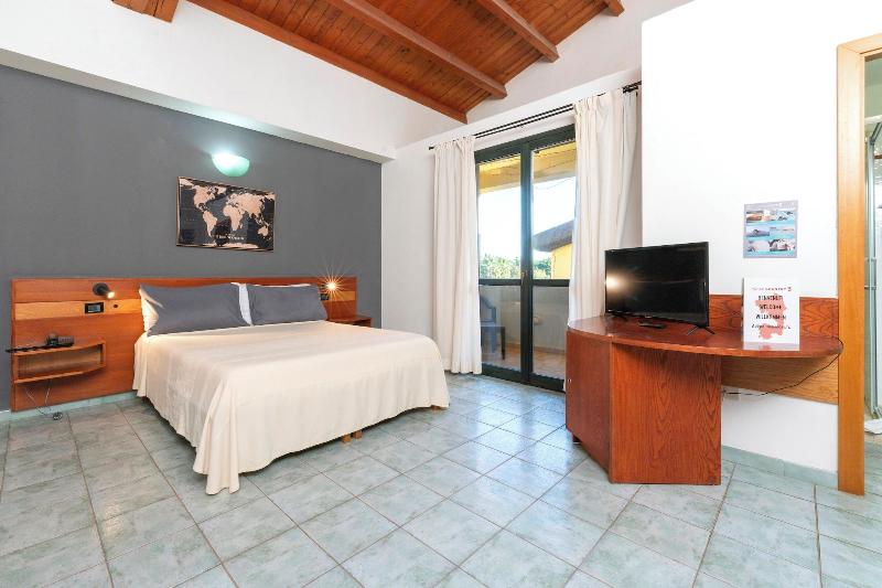 Hotel With Swimming Pool In Arborea image