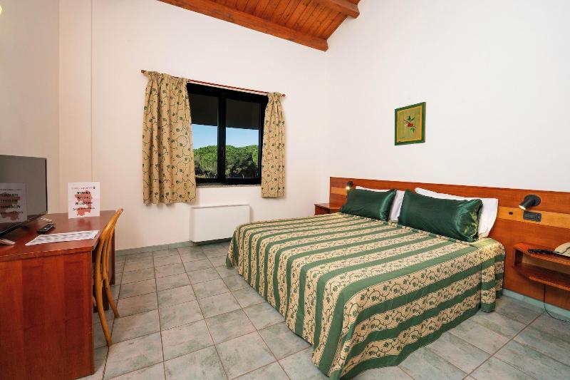 Hotel With Swimming Pool In Arborea image