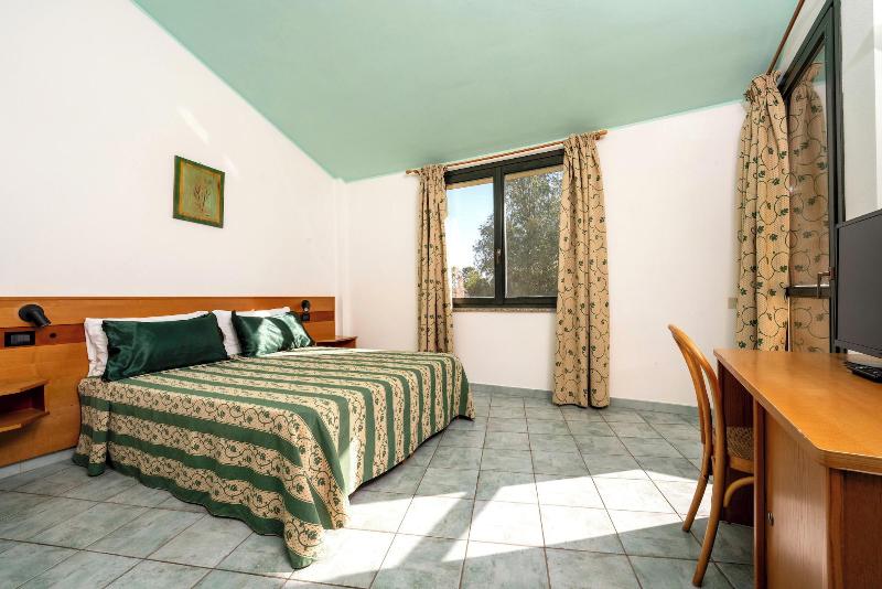 Hotel With Swimming Pool In Arborea image