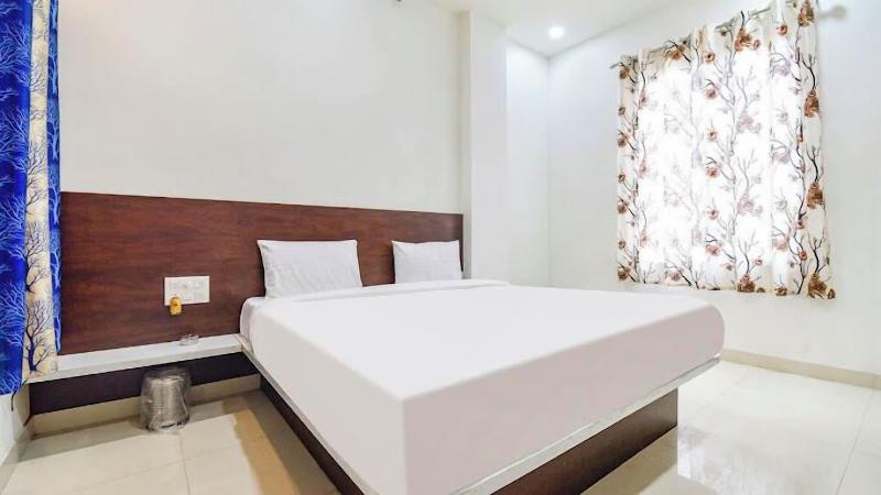 Fabhotel Angan image