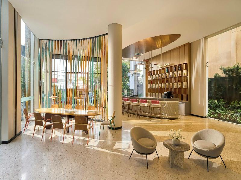 Oakwood Hotel Apartments Saigon image