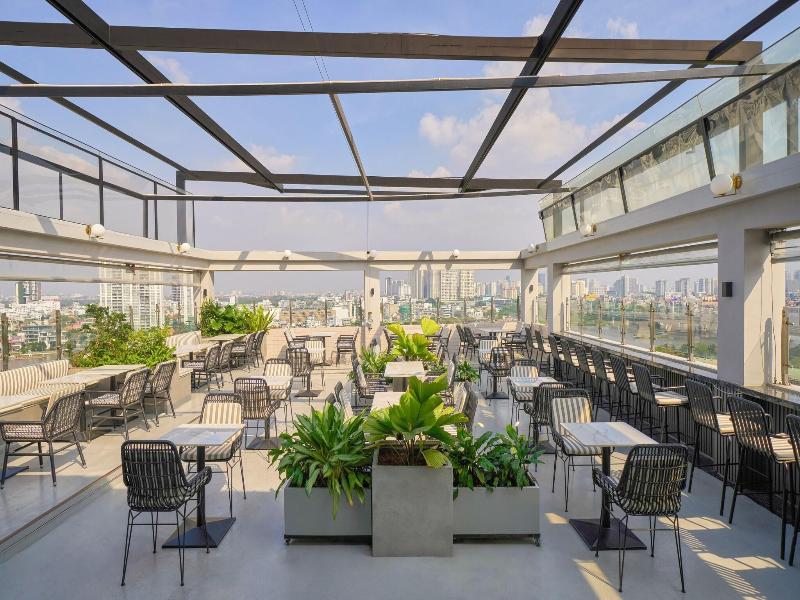 Oakwood Hotel Apartments Saigon image