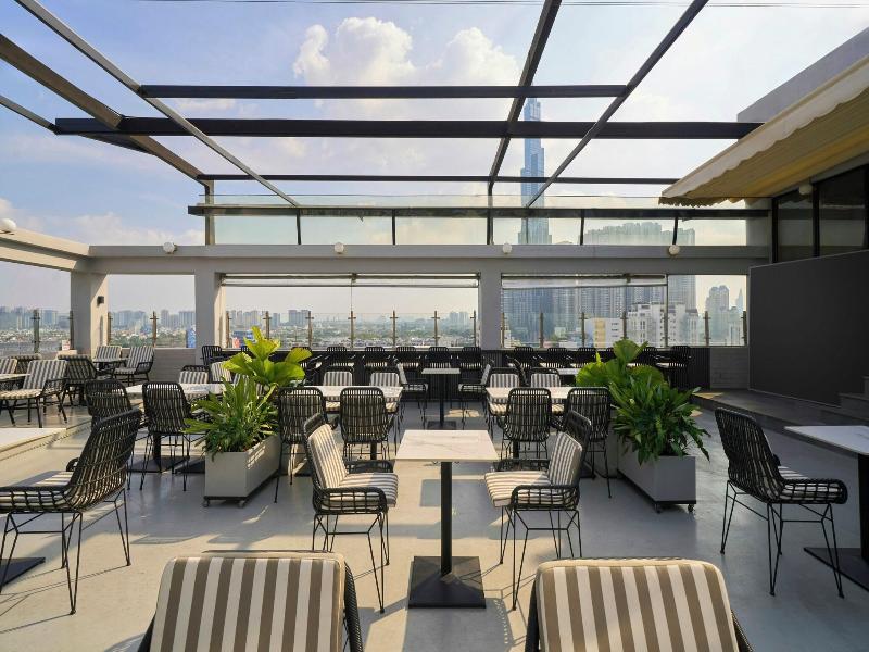 Oakwood Hotel Apartments Saigon image