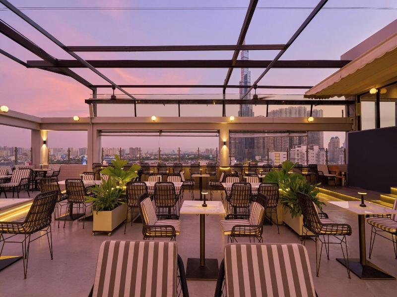 Oakwood Hotel Apartments Saigon image