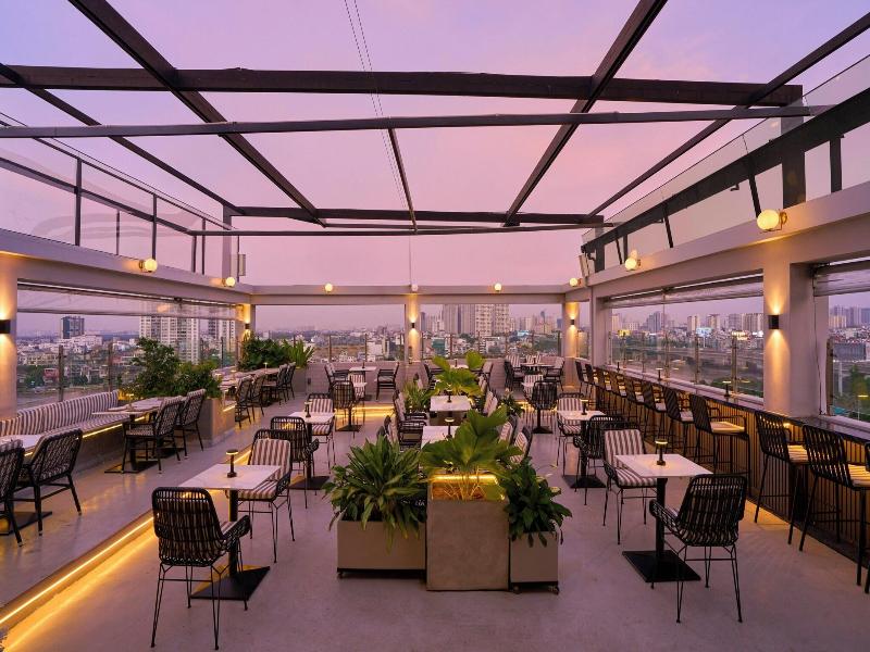 Oakwood Hotel Apartments Saigon image