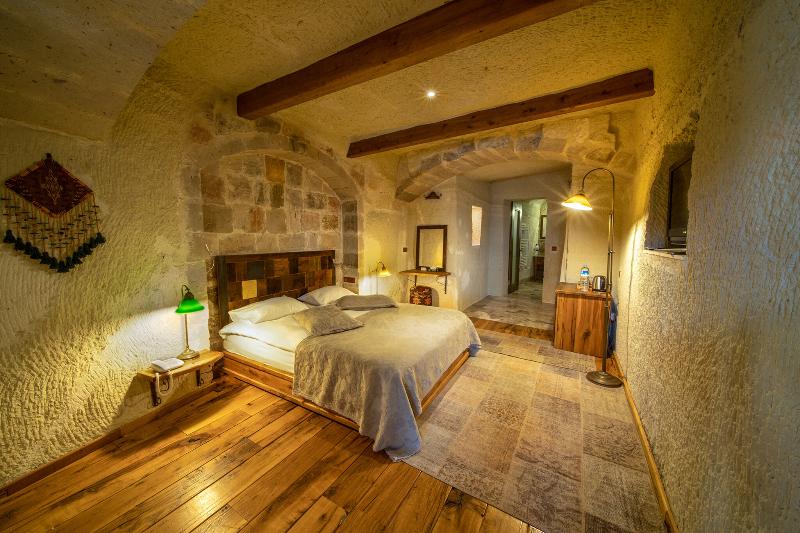 Seki Cave Suites