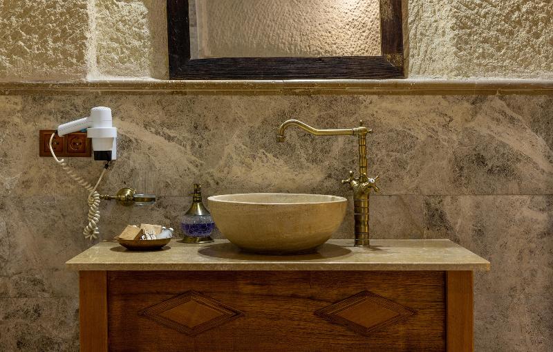 Seki Cave Suites