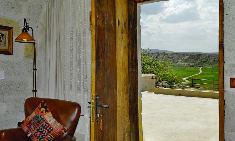 Seki Cave Suites