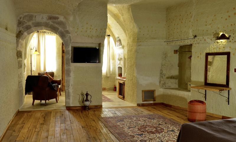 Seki Cave Suites