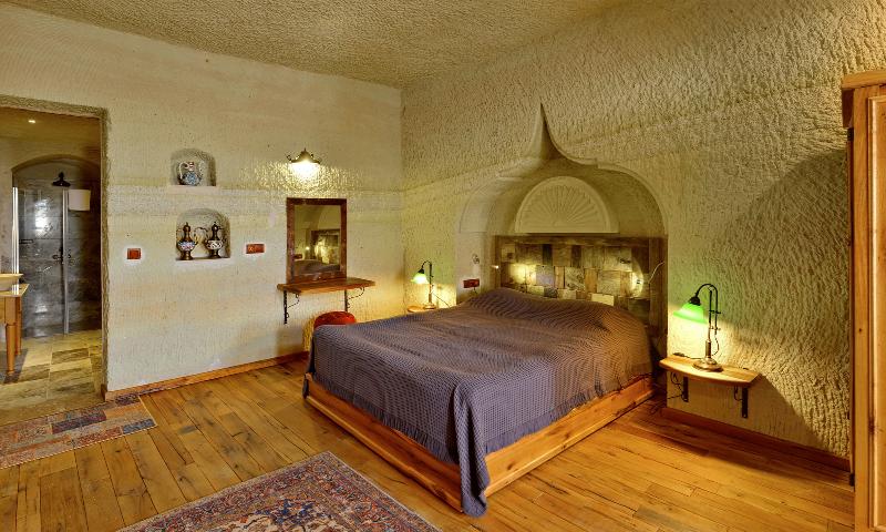 Seki Cave Suites