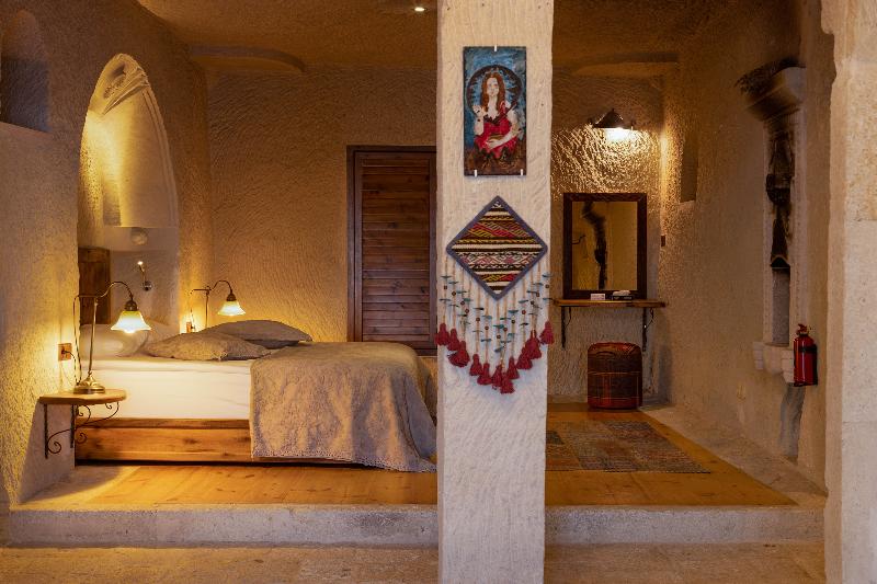 Seki Cave Suites