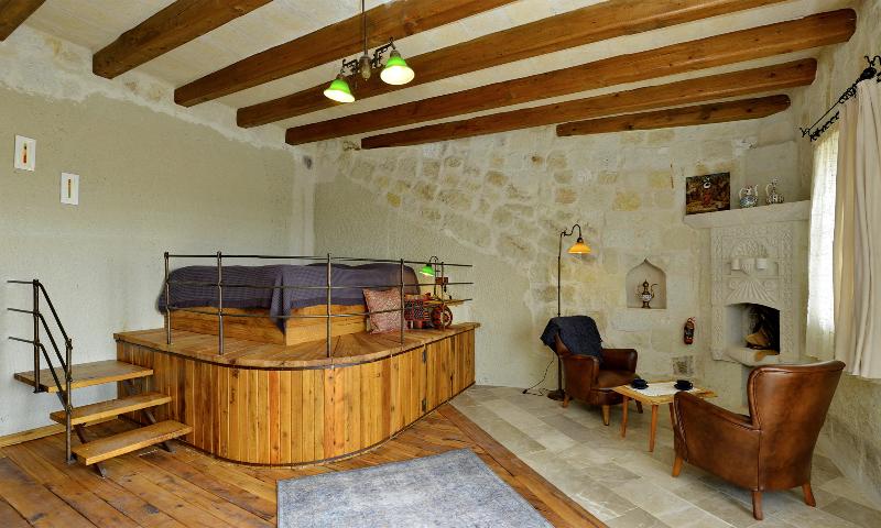 Seki Cave Suites
