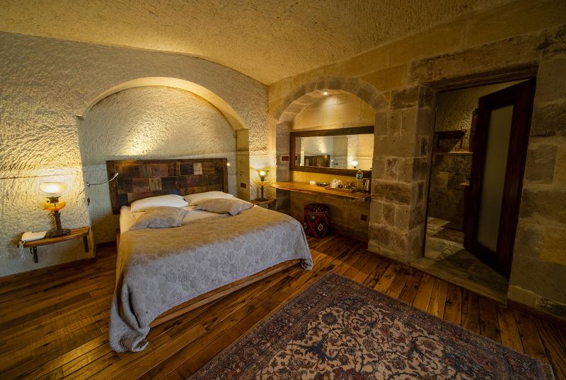 Seki Cave Suites