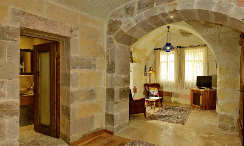 Seki Cave Suites