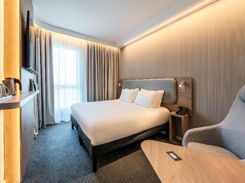 Holiday Inn Express & Suites Reims Rives De Vesle image
