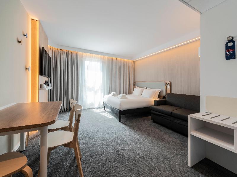 Holiday Inn Express & Suites Reims Rives De Vesle image