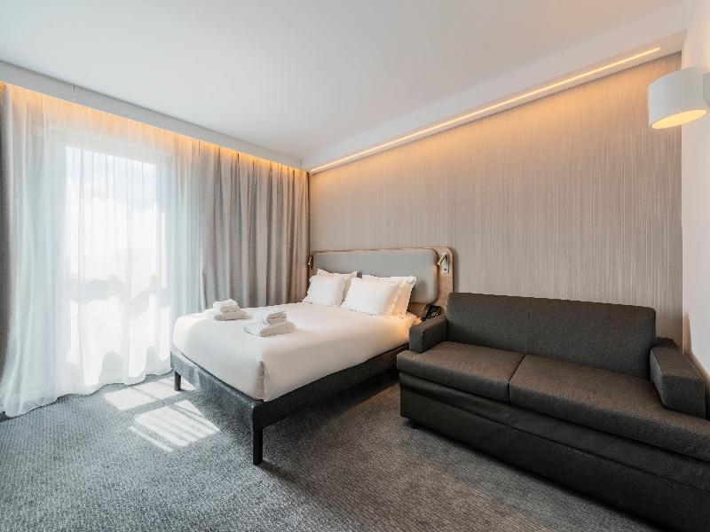 Holiday Inn Express & Suites Reims Rives De Vesle image