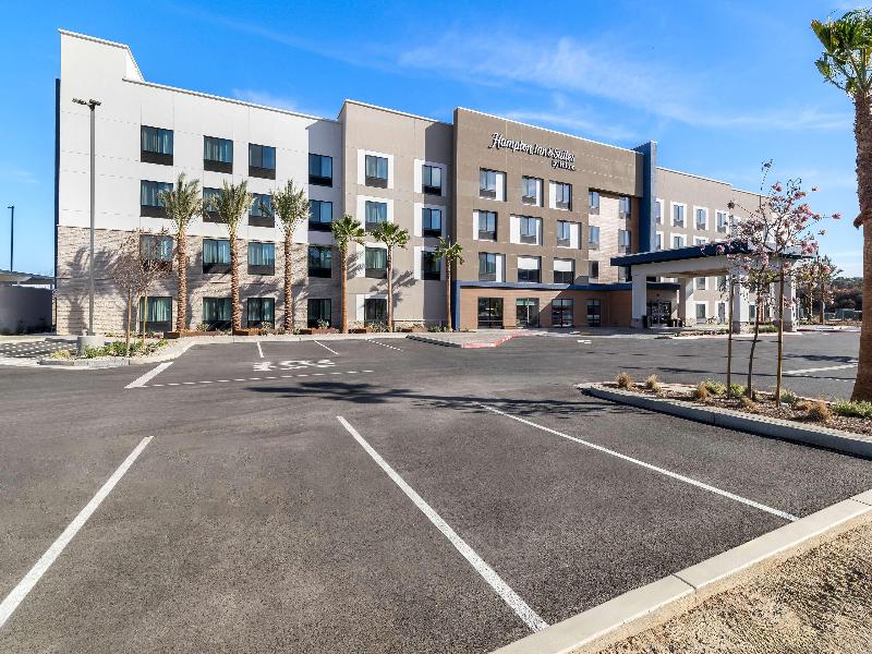 Hampton Inn & Suites By Hilton Corona image