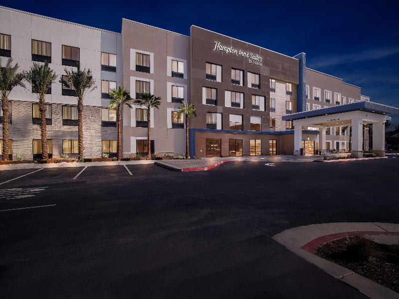 Hampton Inn & Suites By Hilton Corona image