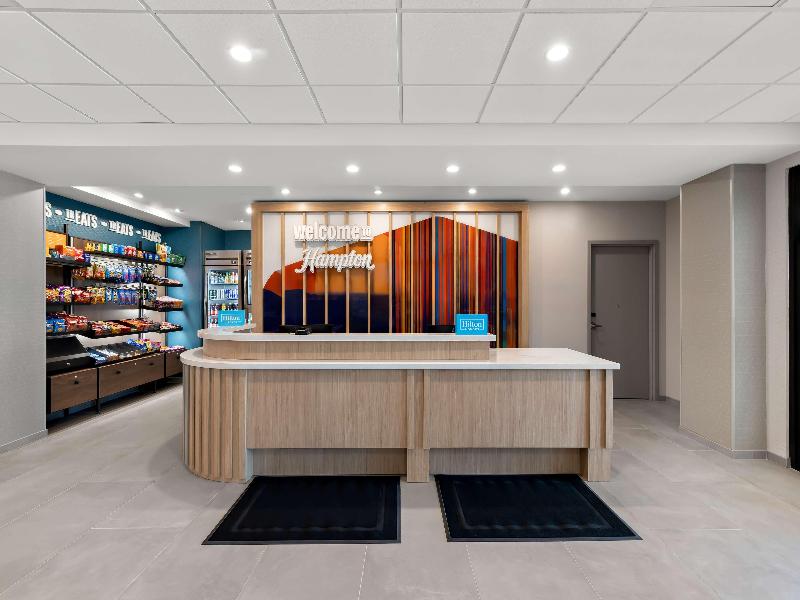 Hampton Inn & Suites By Hilton Corona image