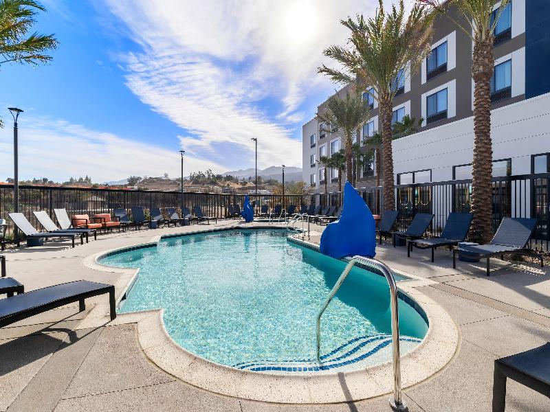 Hampton Inn & Suites By Hilton Corona image