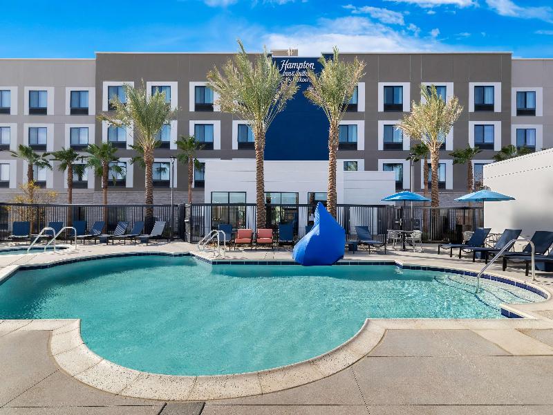 Hampton Inn & Suites By Hilton Corona image