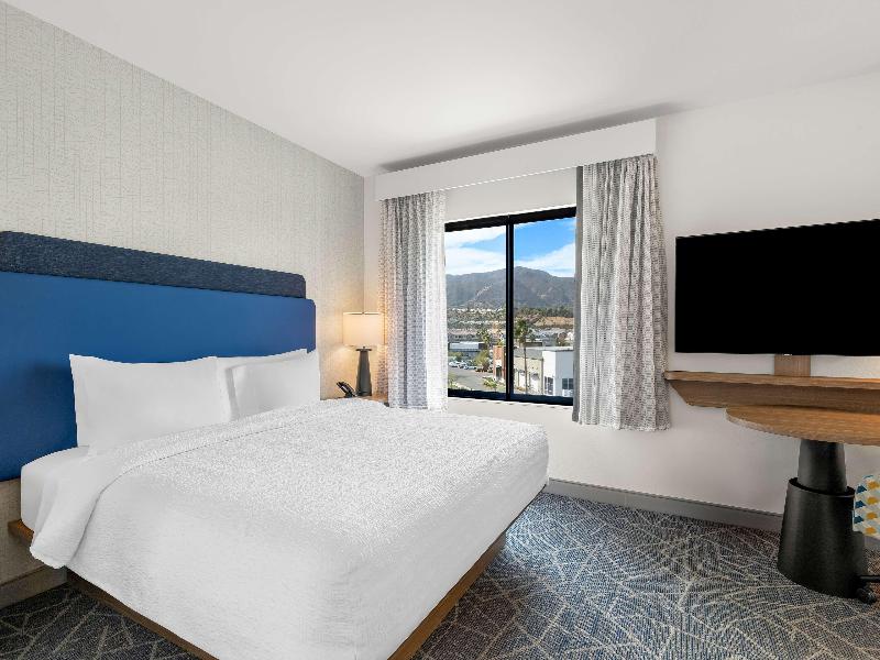 Hampton Inn & Suites By Hilton Corona image
