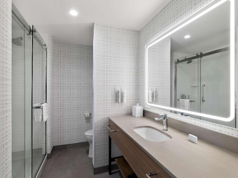 Hampton Inn & Suites By Hilton Corona image