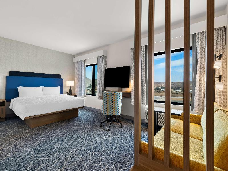 Hampton Inn & Suites By Hilton Corona image