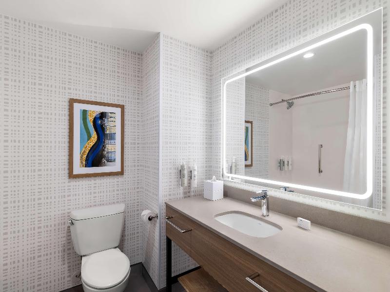 Hampton Inn & Suites By Hilton Corona image
