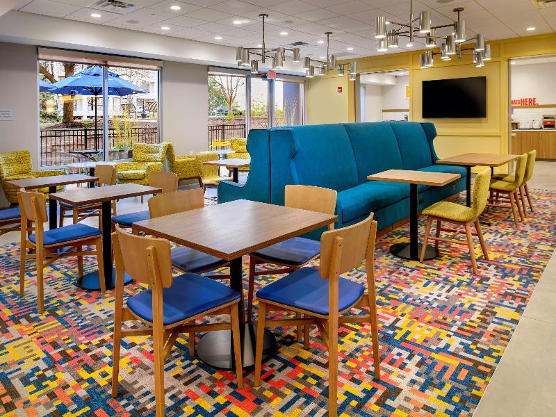 Hampton Inn By Hilton St. Louis Airport image