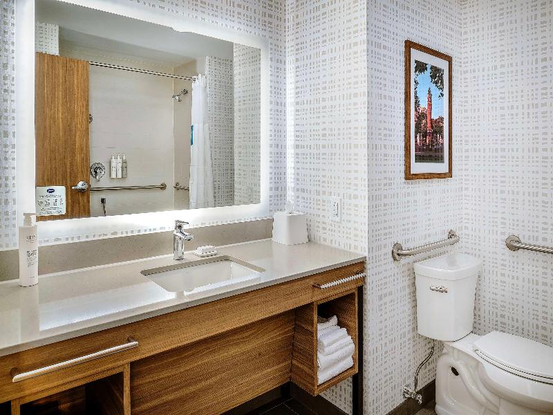 Hampton Inn By Hilton St. Louis Airport image