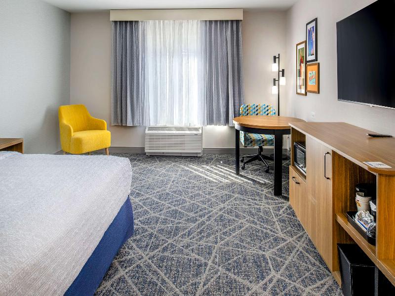 Hampton Inn By Hilton St. Louis Airport image
