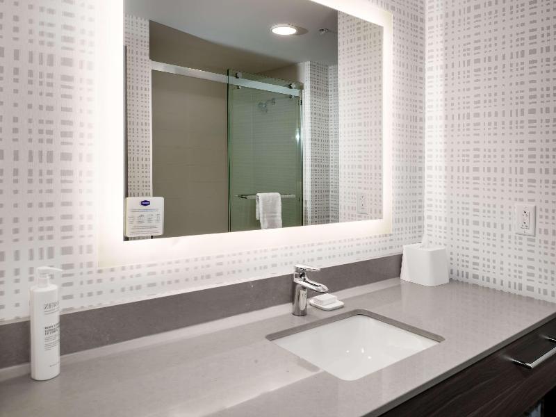 Hampton Inn By Hilton St. Louis Airport image