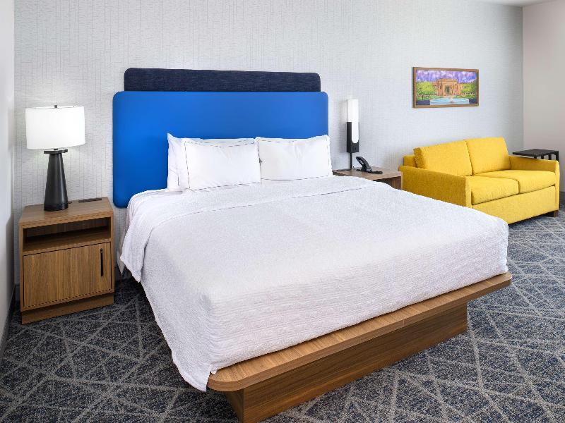 Hampton Inn By Hilton St. Louis Airport image