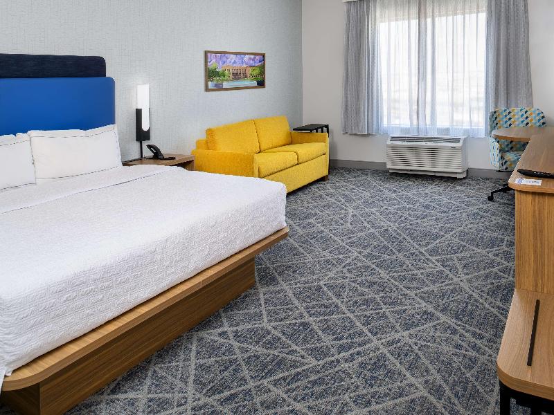 Hampton Inn By Hilton St. Louis Airport image
