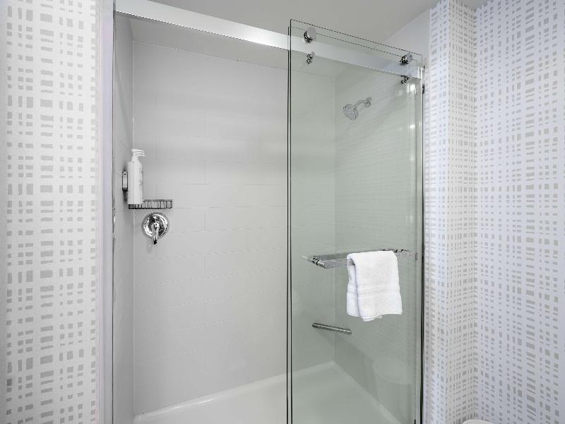 Hampton Inn By Hilton St. Louis Airport image