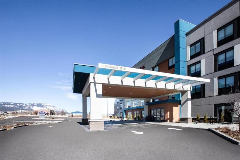 Hampton Inn & Suites By Hilton La Grande image