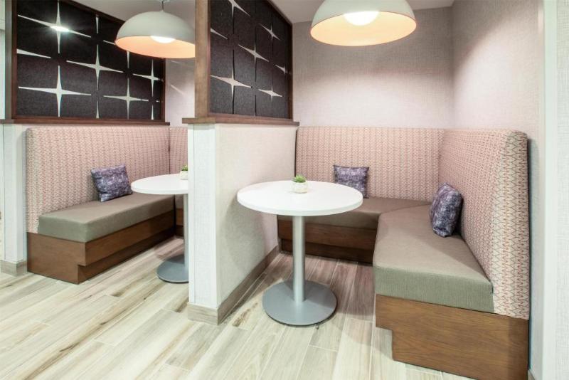 Hampton Inn & Suites By Hilton La Grande image