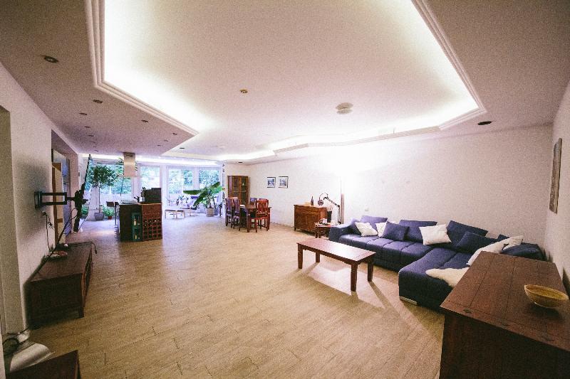 Große Und Voll Ausgestattete Apartments Im Grünen image