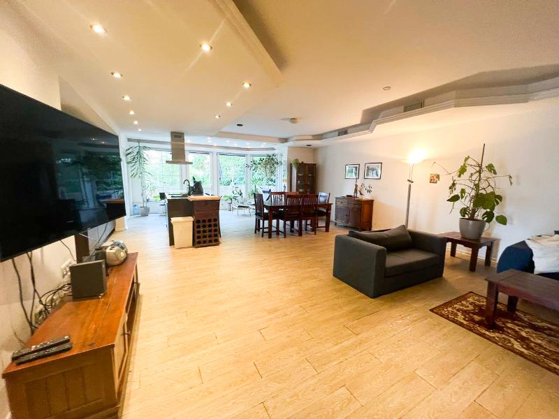 Große Und Voll Ausgestattete Apartments Im Grünen image