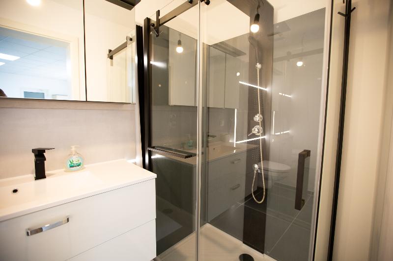 Große Und Voll Ausgestattete Apartments Im Grünen image