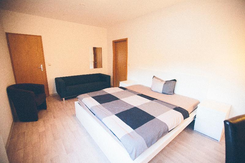 Große Und Voll Ausgestattete Apartments Im Grünen image
