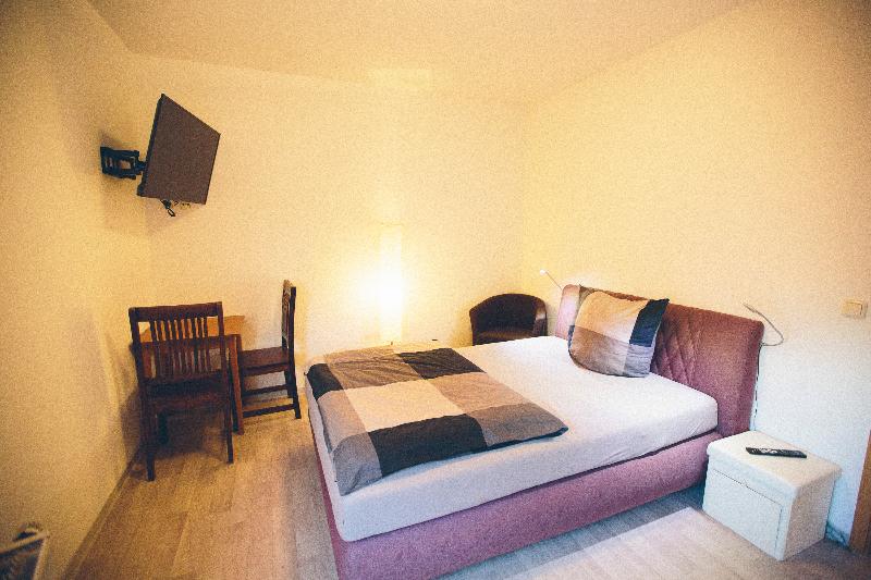 Große Und Voll Ausgestattete Apartments Im Grünen image
