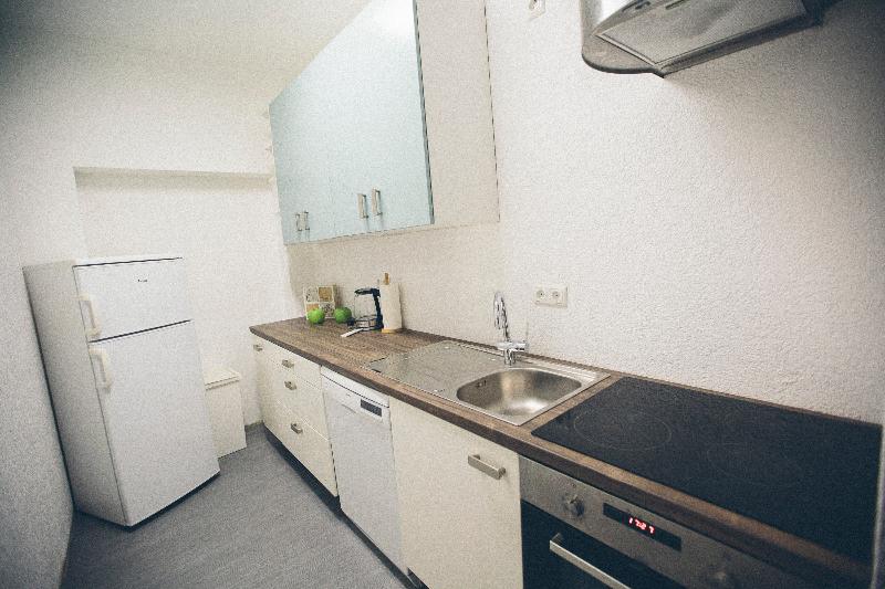 Große Und Voll Ausgestattete Apartments Im Grünen image