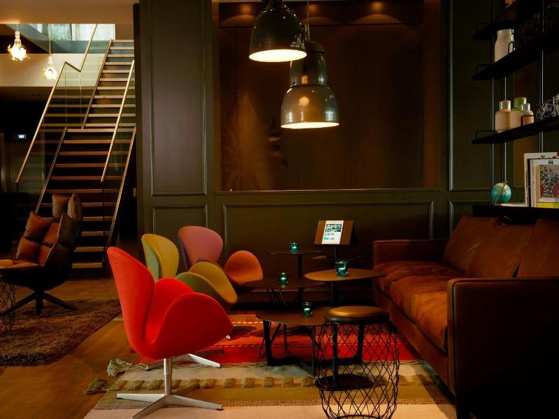 Motel One Amsterdam image